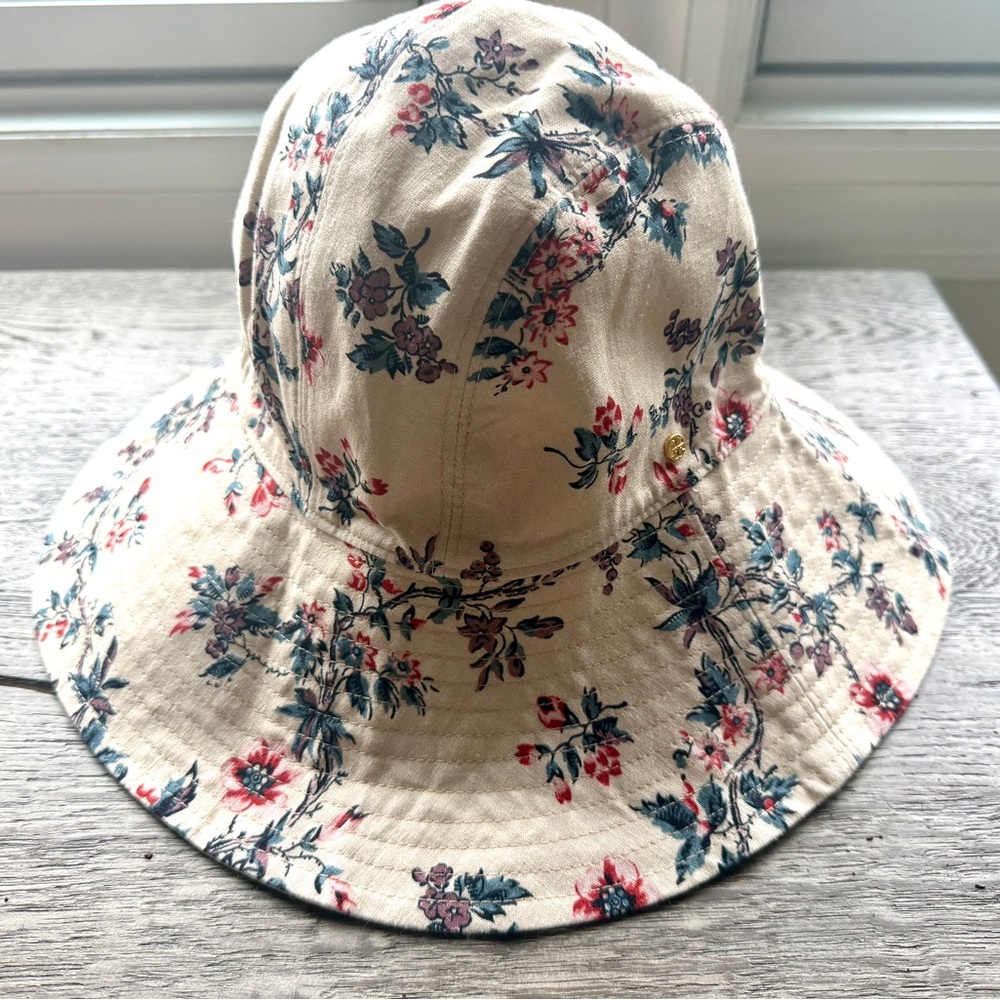 NWT- Tory Burch Printed Floral Bucket Hat – Meadowsweet/New Ivory